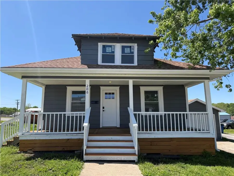 208 N Camden Street, Richmond, MO 64085 - #2