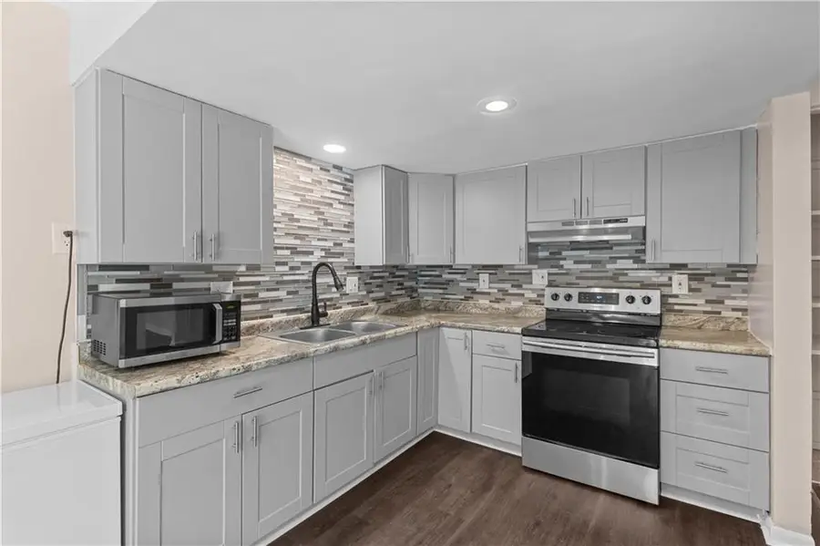 813 N 70th Street, Kansas City, KS 66112 - #3