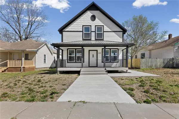 825 Main Street, Ottawa, KS 66067