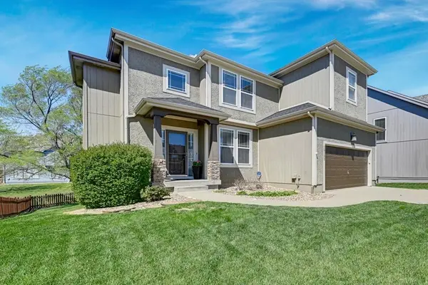 12132 S Redbud Lane, Olathe, KS 66061