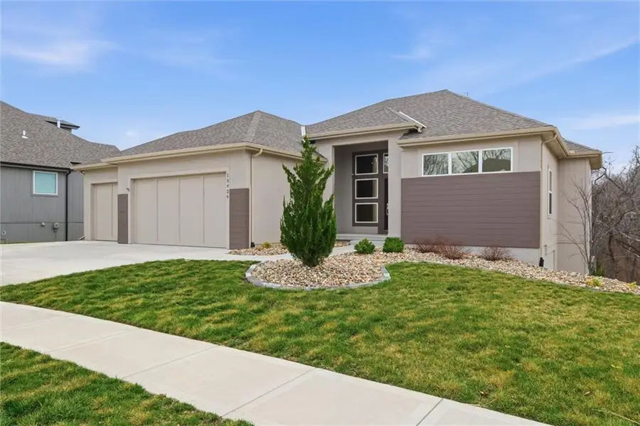 13426 Terrace Park Drive, Parkville, MO 64152 - #3