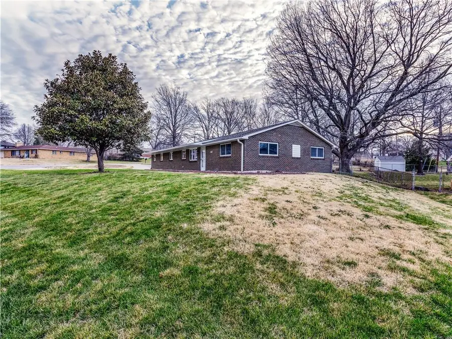 7417 N Highland Avenue, Gladstone, MO 64118 - #3