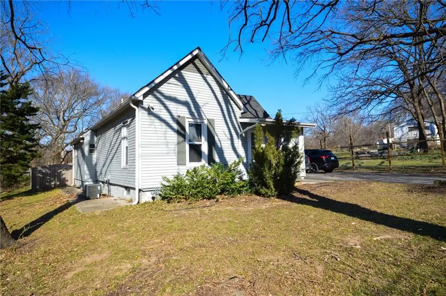 1510 S Vermont Avenue, Independence, MO 64052 - #3