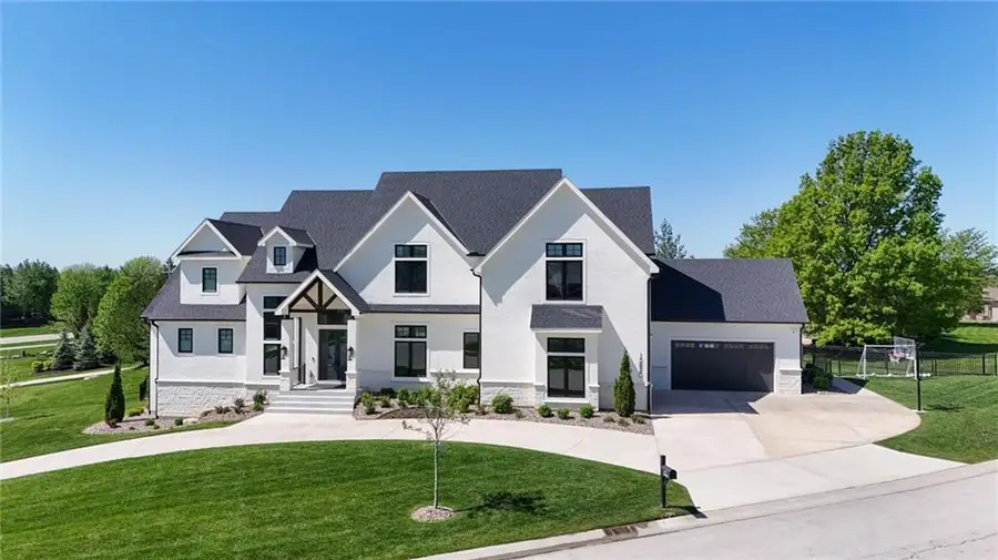 15820 Oakmont Street, Overland Park, KS 66221 - #2