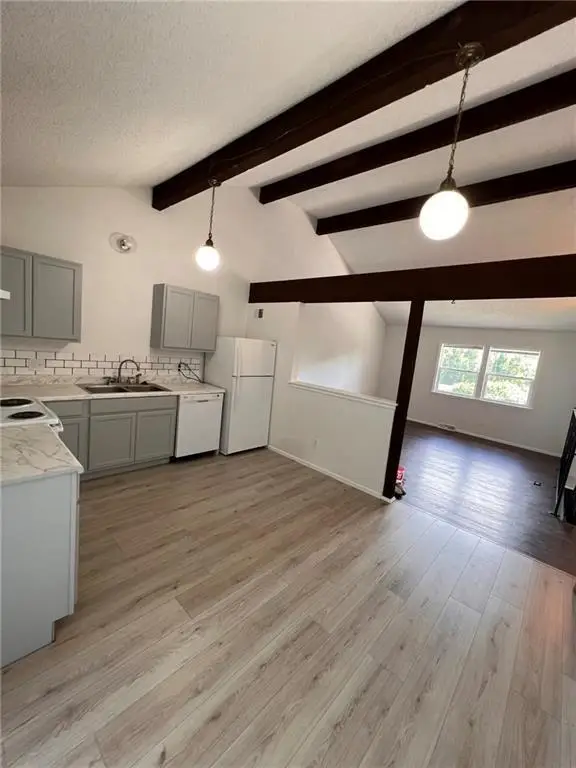 10514 E 41st Street, Kansas City, MO 64133 - #1