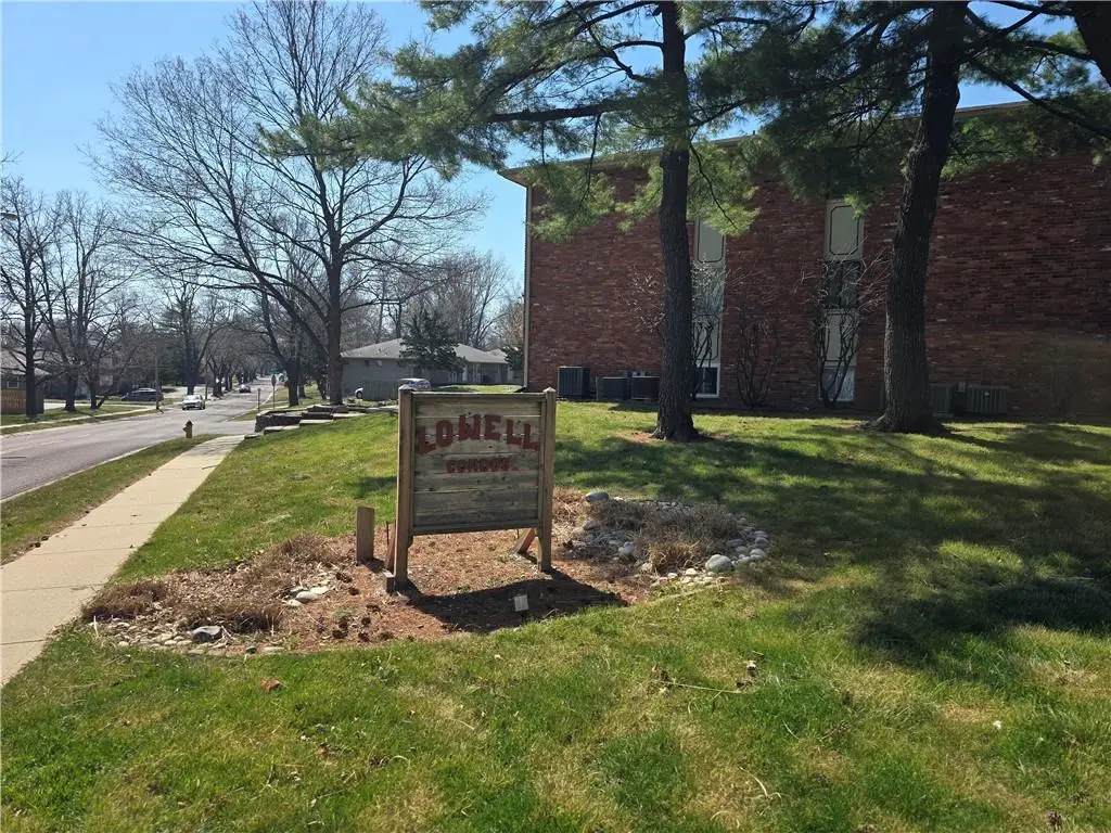 8215 Santa Fe Drive #7, Overland Park, KS 66204 - #1