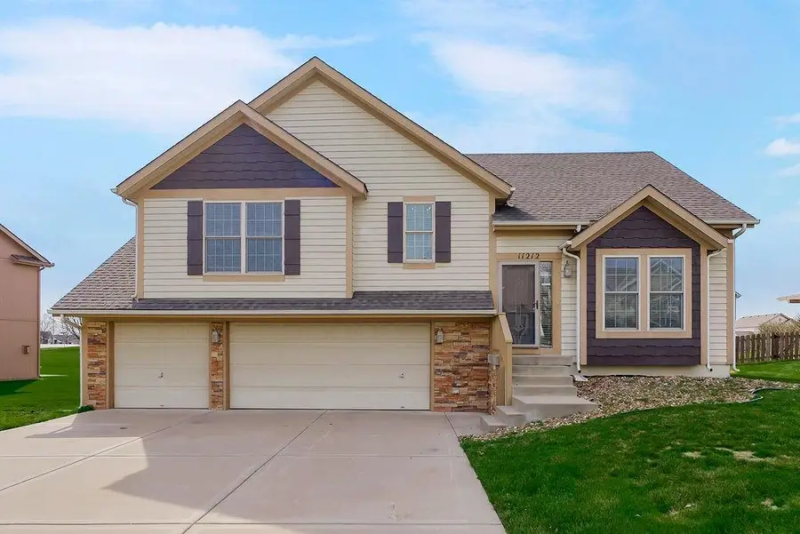 11212 N Summit Street, Kansas City, MO 64155 - #2