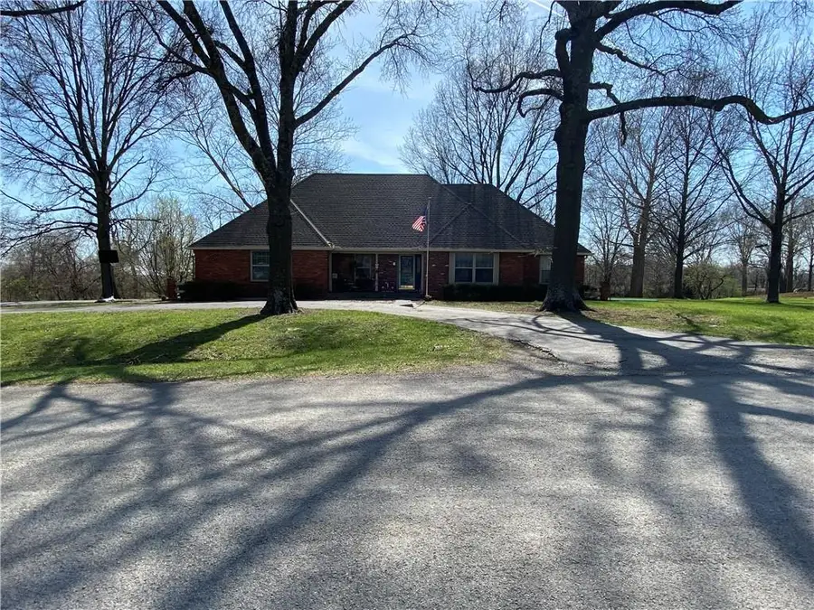 11 Skyline Drive, Adrian, MO 64720 - #2