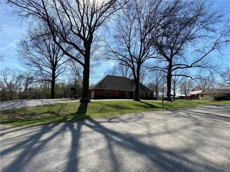 11 Skyline Drive, Adrian, MO 64720 - #3