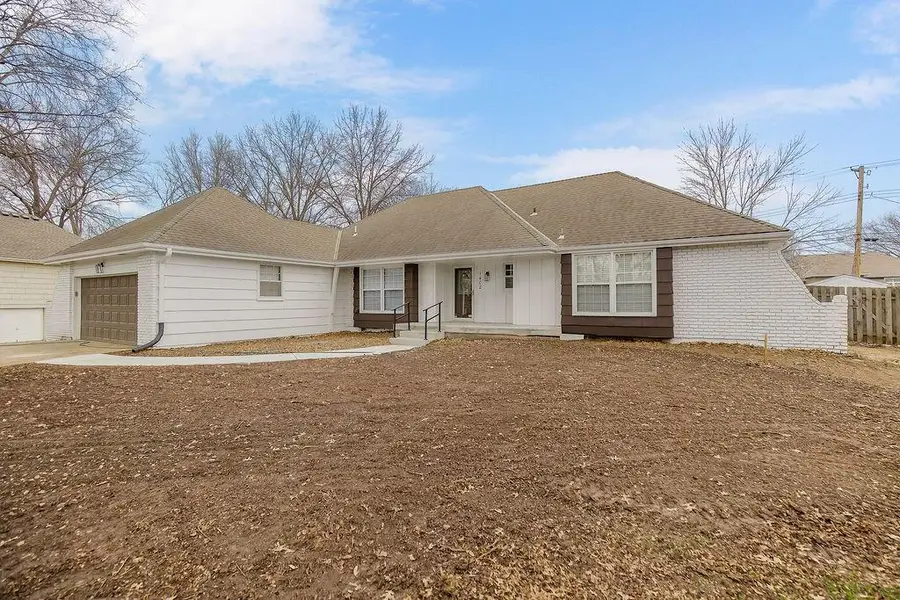 1402 SW Charleston Avenue W, Lees Summit, MO 64081 - #3