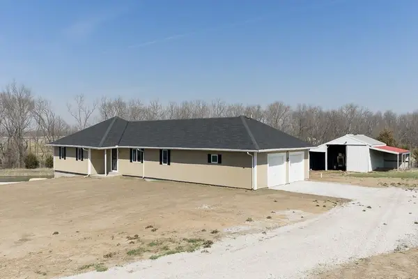 18846 182nd Street, Tonganoxie, KS 66086