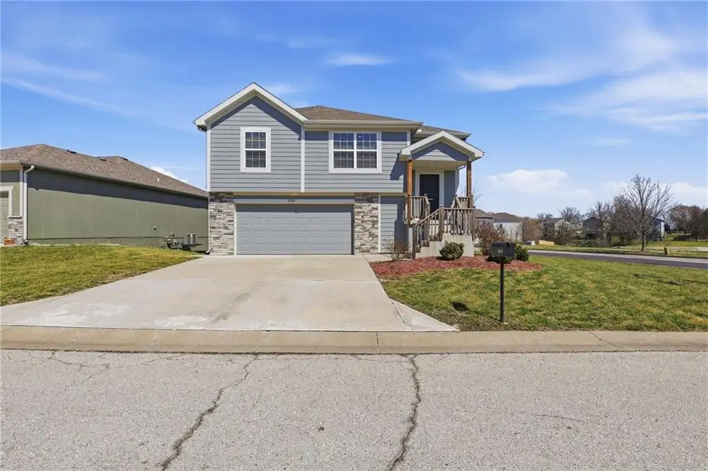 21721 North Ridge, Peculiar, MO 64078 - #1