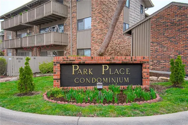 8740 Metcalf Avenue #103C, Overland Park, KS 66212
