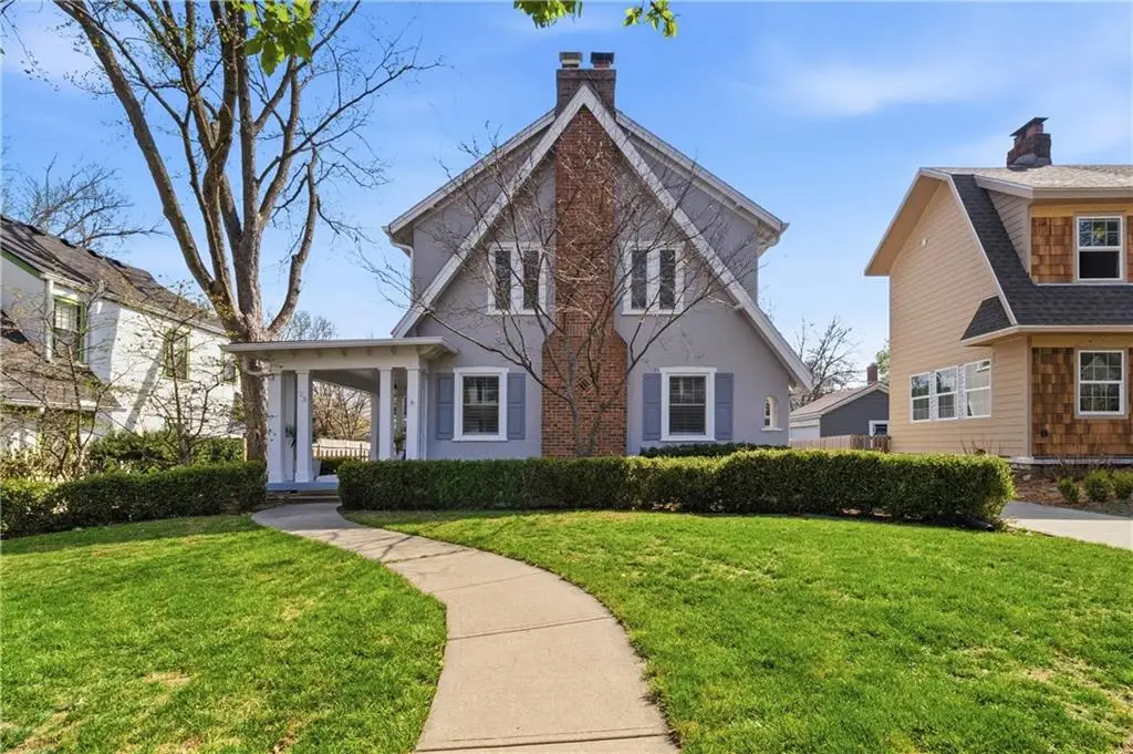 23 E Winthrope Road, Kansas City, MO 64113 - #1