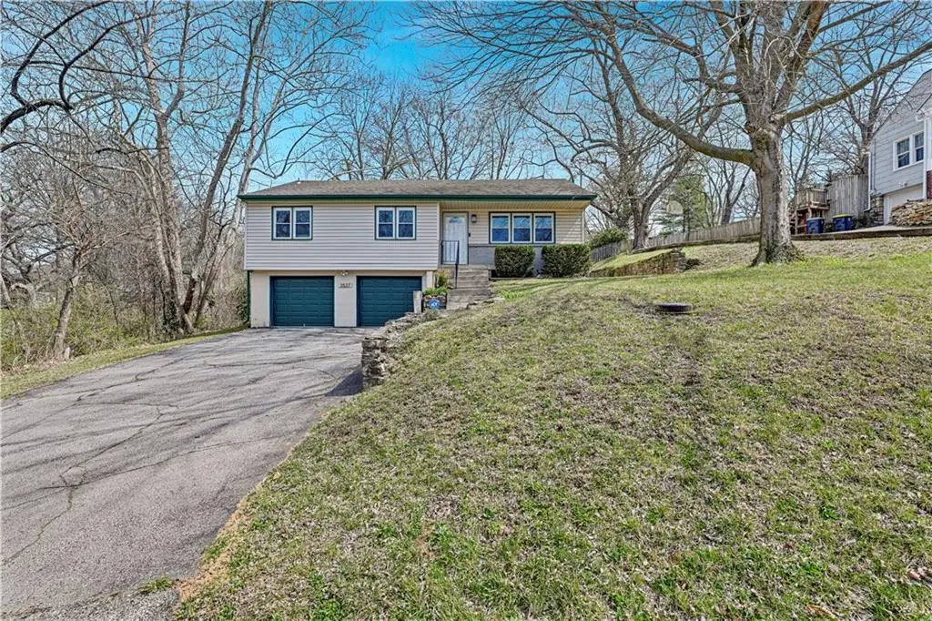 3537 N Walrond Avenue, Kansas City, MO 64117 - #1
