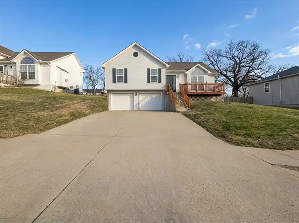 6417 N Kirkwood Avenue, Kansas City, MO 64151