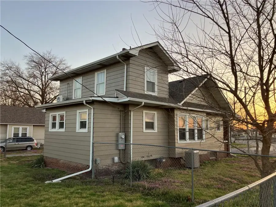 2118 Walnut Street, Higginsville, MO 64037 - #3