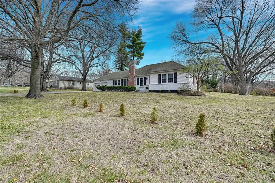 9709 State Line Road, Kansas City, MO 64114 - #2