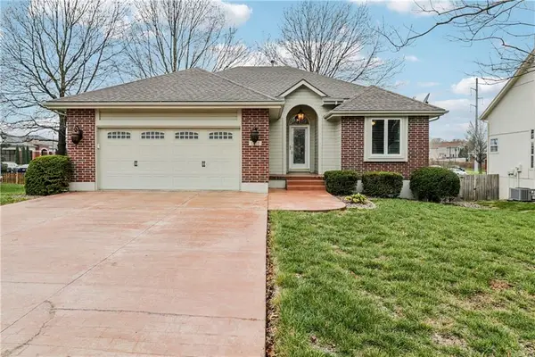 1012 Applewood Street, Lee's Summit, MO 64086