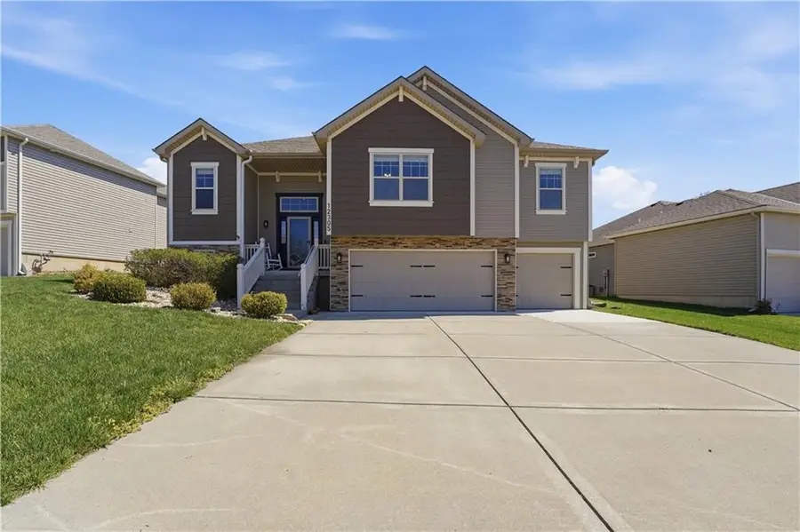 12305 N Wayne Avenue, Kansas City, MO 64165 - #2