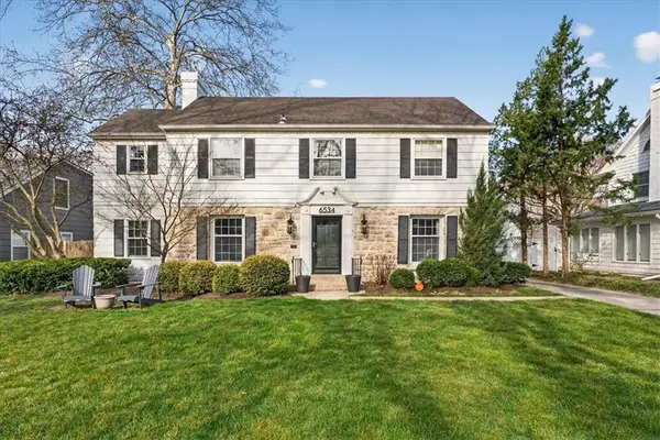 6534 Summit Street, Kansas City, MO 64113