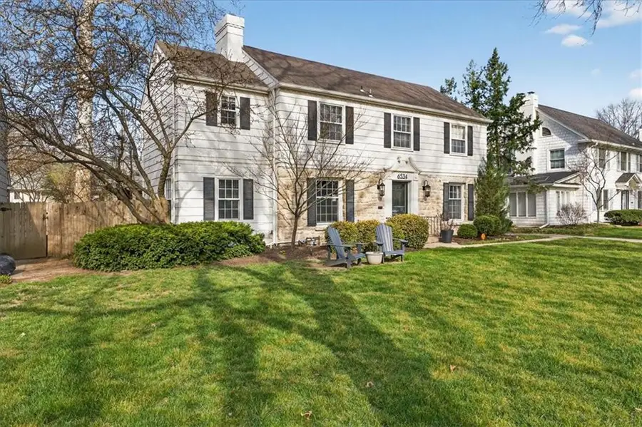 6534 Summit Street, Kansas City, MO 64113 - #2