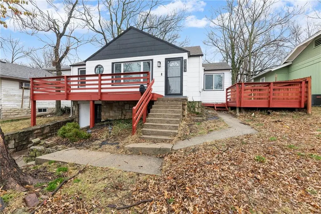 1213 N 29th Street, Kansas City, KS 66102 - #1