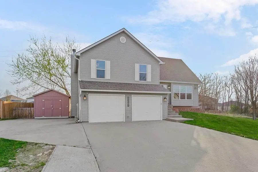 10319 N Virginia Avenue, Kansas City, MO 64155 - #2