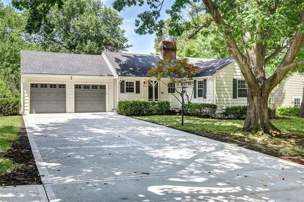 1236 Romany Road, Kansas City, MO 64113 - #1