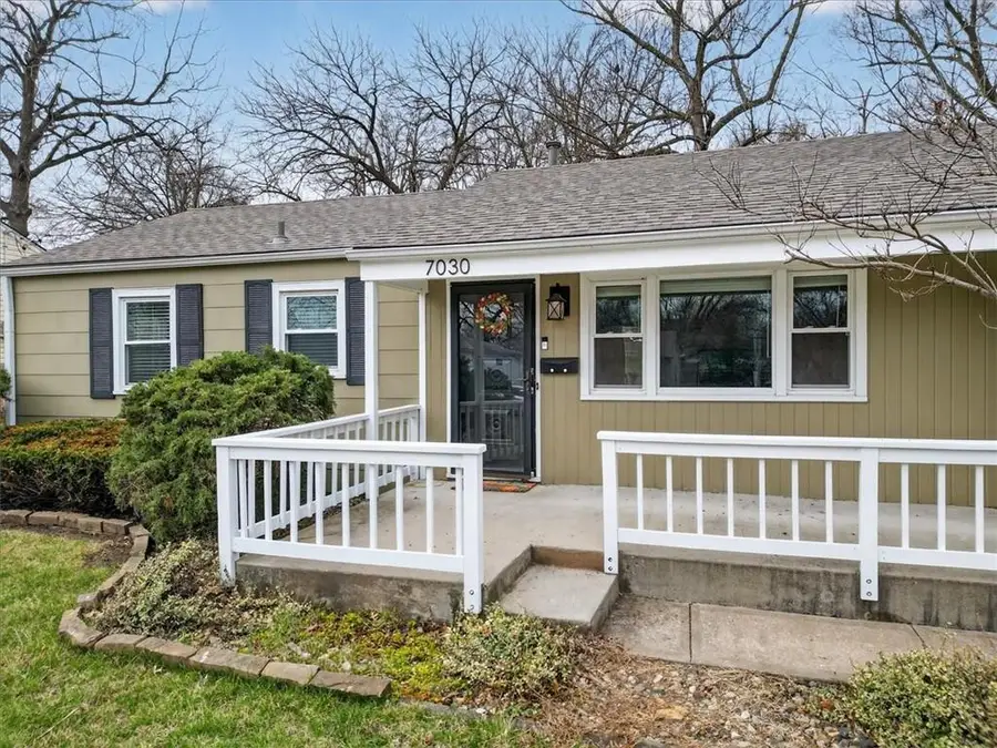 7030 Barkley Street, Overland Park, KS 66204 - #3