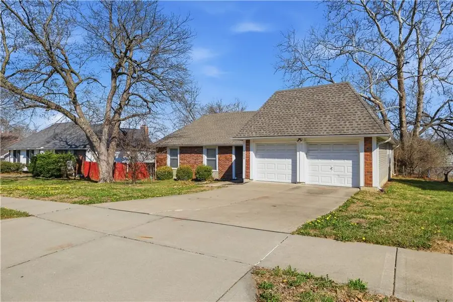 3500 E 104th Street, Kansas City, MO 64137 - #2