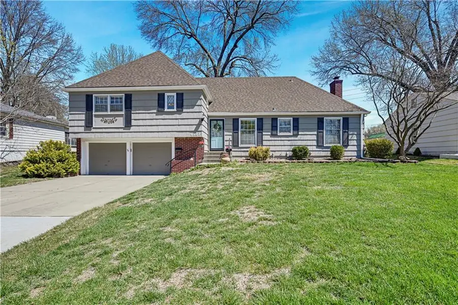 9207 Moody Park Drive, Overland Park, KS 66212 - #2