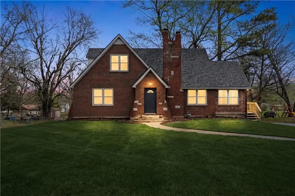 915 S Trail Ridge Drive, Independence, MO 64050 - #1