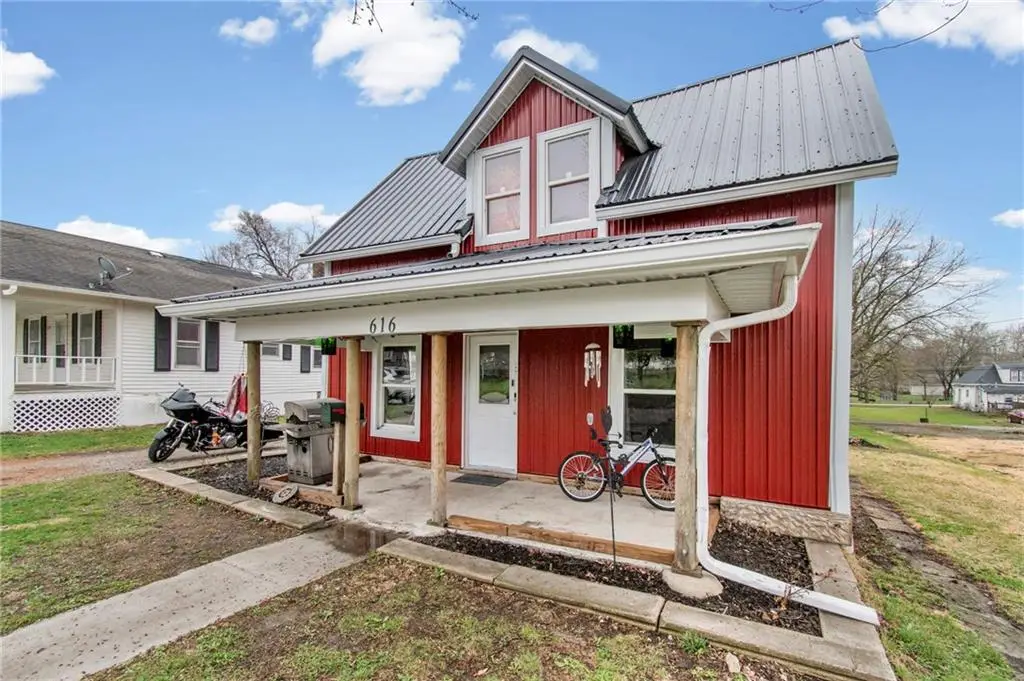 616 E 3rd Street, Cameron, MO 64429 - #1