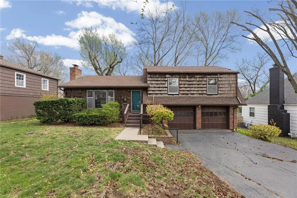 7545 Aberdeen Road, Prairie Village, KS 66208 - #1