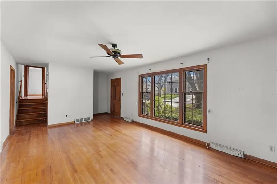 7545 Aberdeen Road, Prairie Village, KS 66208 - #3