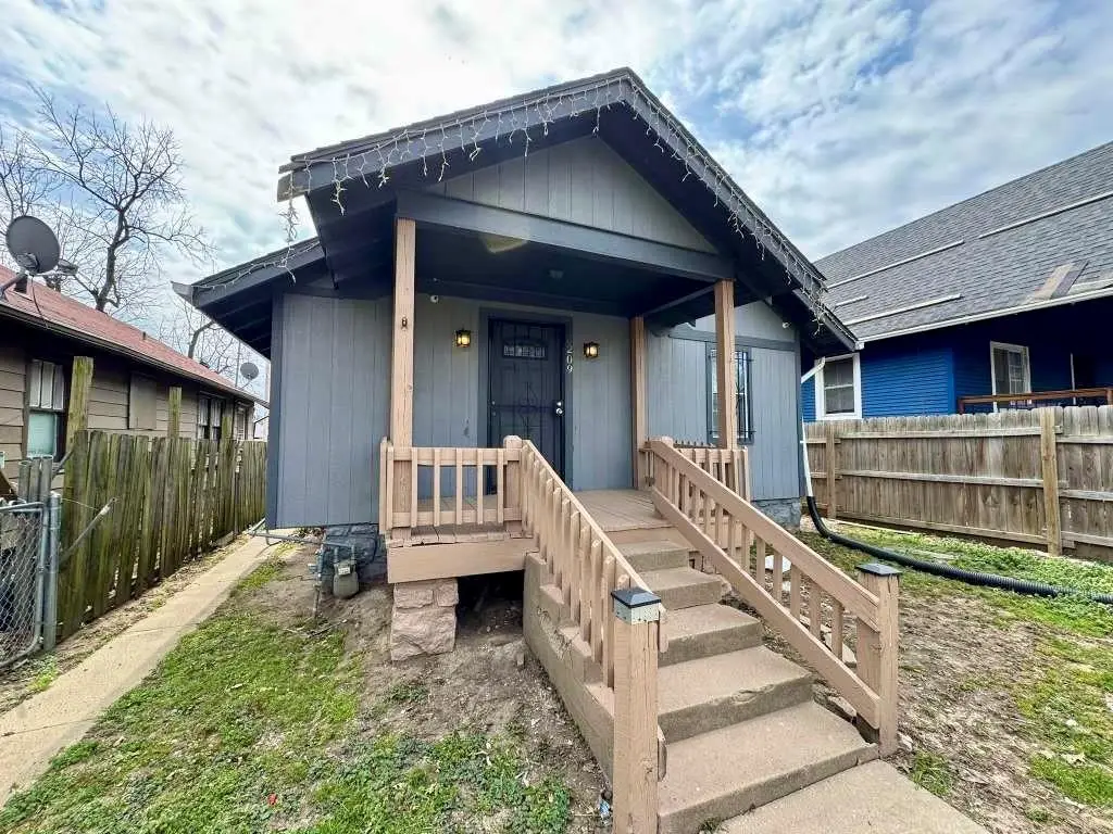 5209 E 6th Street, Kansas City, MO 64124 - #1