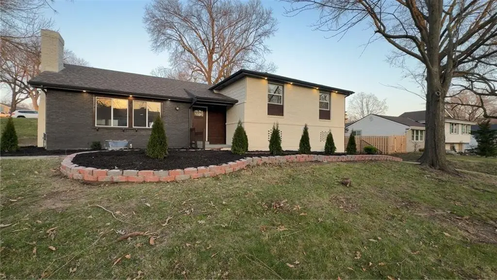 8701 Ward Parkway, Kansas City, MO 64114 - #1