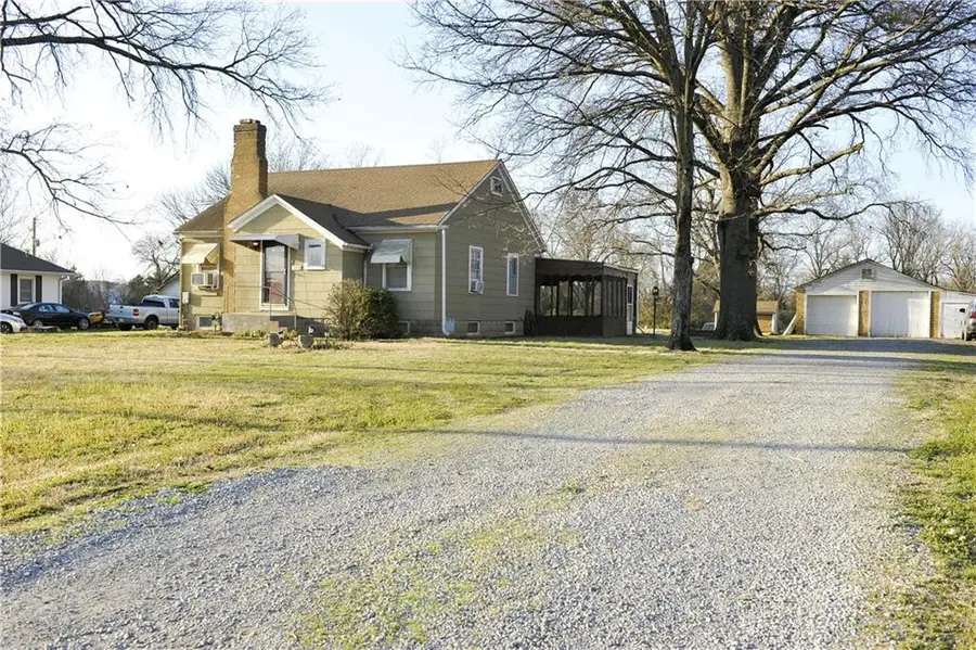 123 E Atkinson Avenue, Pittsburg, KS 66762 - #2
