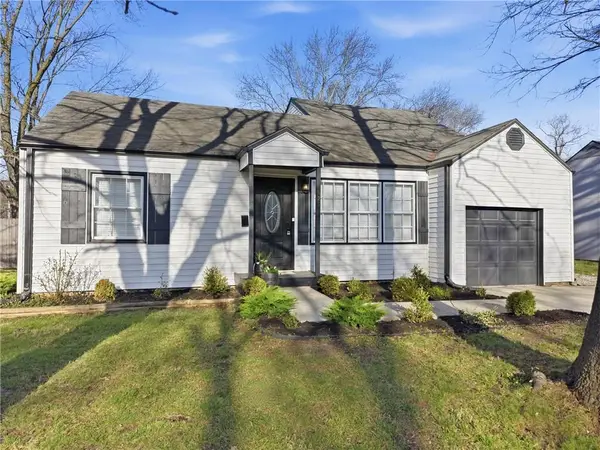 629 S Sherman Avenue, Olathe, KS 66061