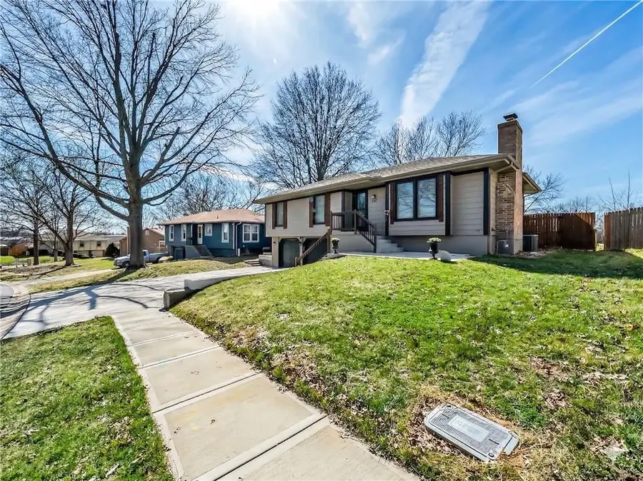 801 SW 29th Street, Blue Springs, MO 64015 - #3