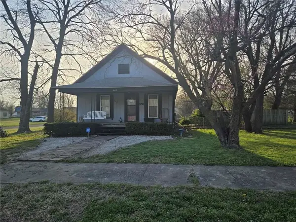 622 S Jefferson Avenue, Iola, KS 66749