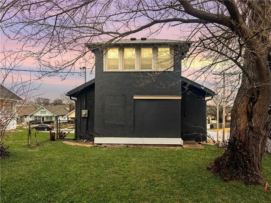 4242 College Avenue, Kansas City, MO 64130 - #3