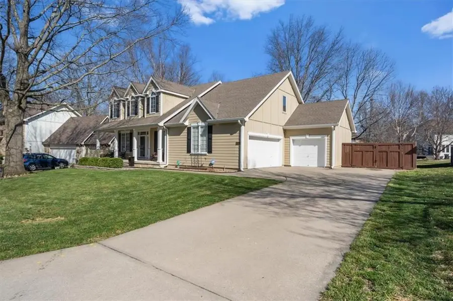 2219 SW Park Avenue, Blue Springs, MO 64015 - #2