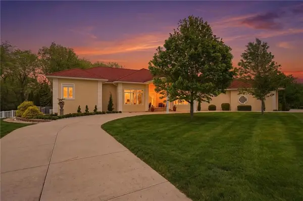 1107 SE Willow Place, Blue Springs, MO 64014