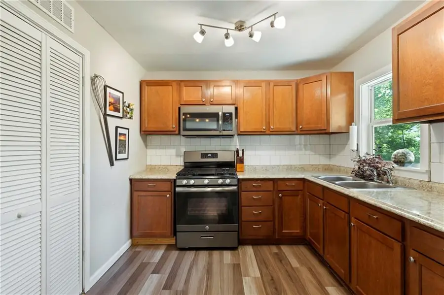 606 N 80th Terrace, Kansas City, KS 66112 - #3