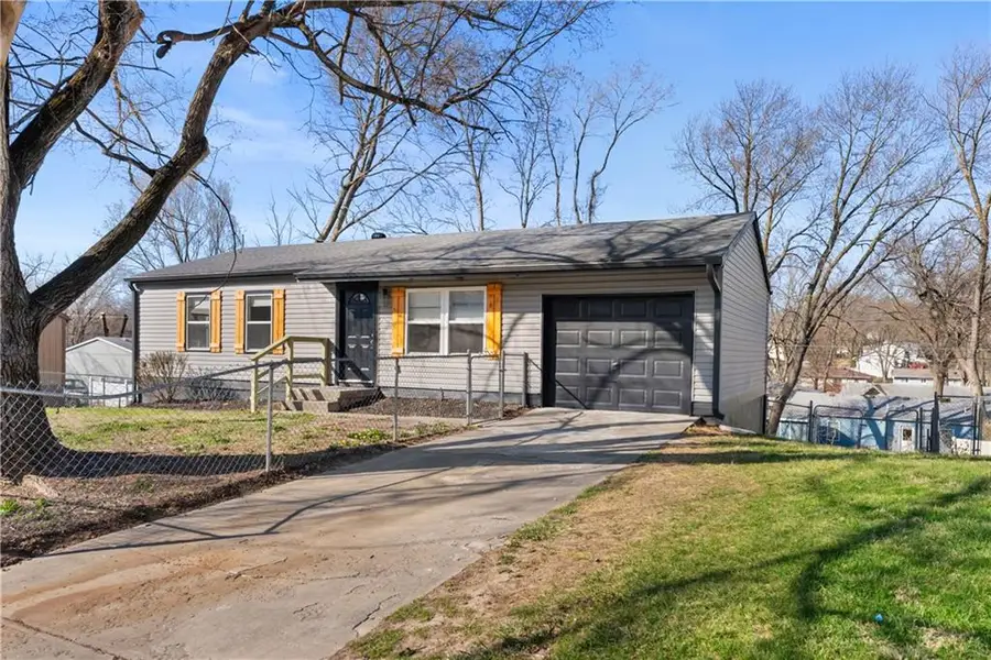 804 N 83rd Drive, Kansas City, KS 66112 - #2