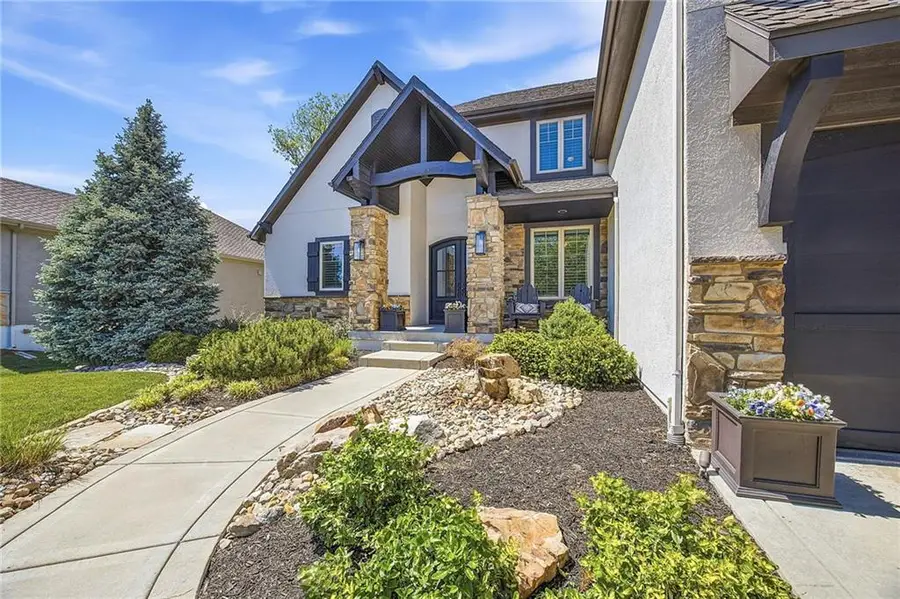 16218 Canterbury Road, Overland Park, KS 66085 - #2