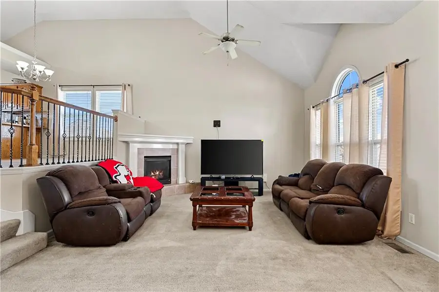 9004 N Cosby Avenue, Kansas City, MO 64154 - #2