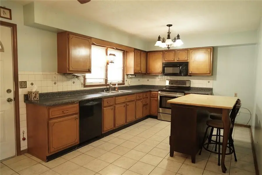 1203 S Highland Drive, Harrisonville, MO 64701 - #2